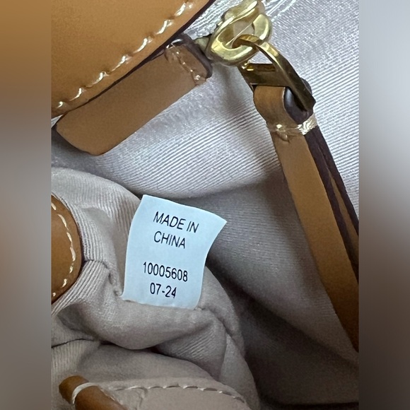 💰SOLD - 154706 - Tory Burch Small Kira Diamond Quilt Convertible Shoulder Bag - Picture 12 of 16